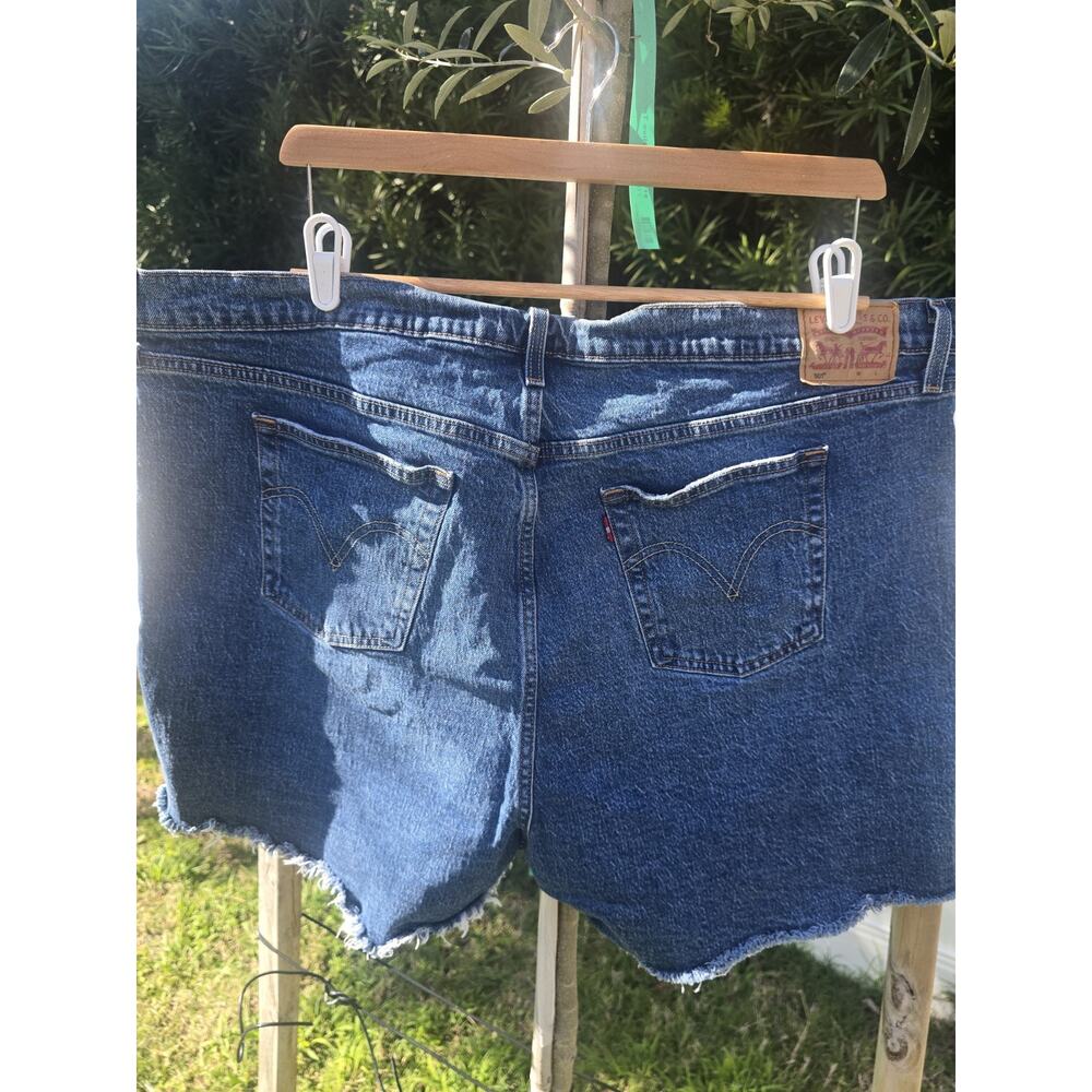 Levis Womens 501 Shorts Medium Wash button fly 22W cut offs beach summer - Picture 2 of 7